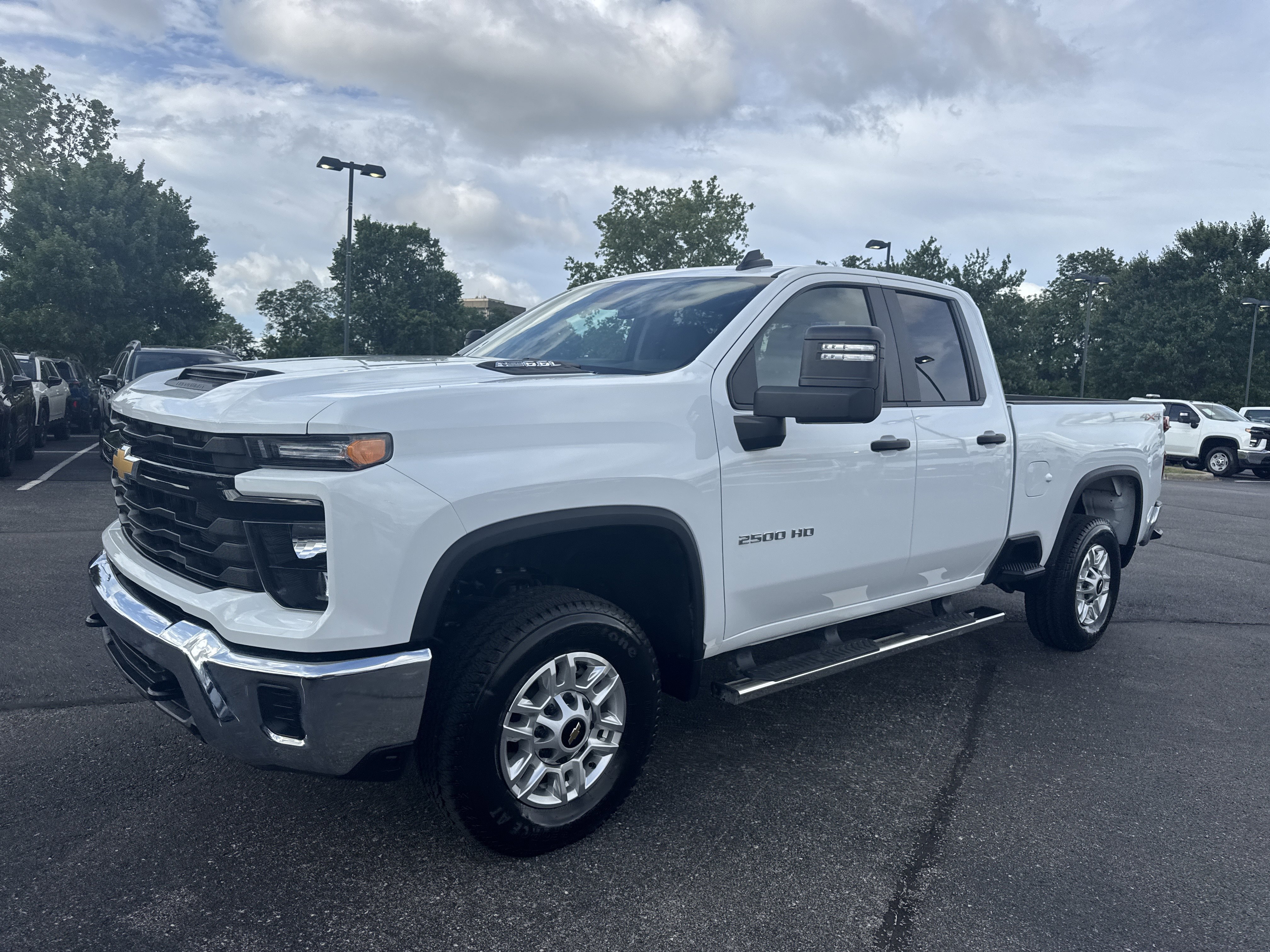 Used 2025 Summit White Chevrolet WT image 11