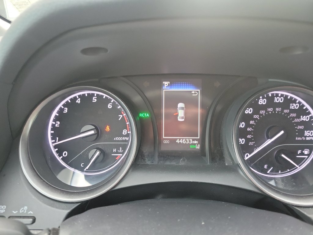 Used 2022 White Toyota SE image 21