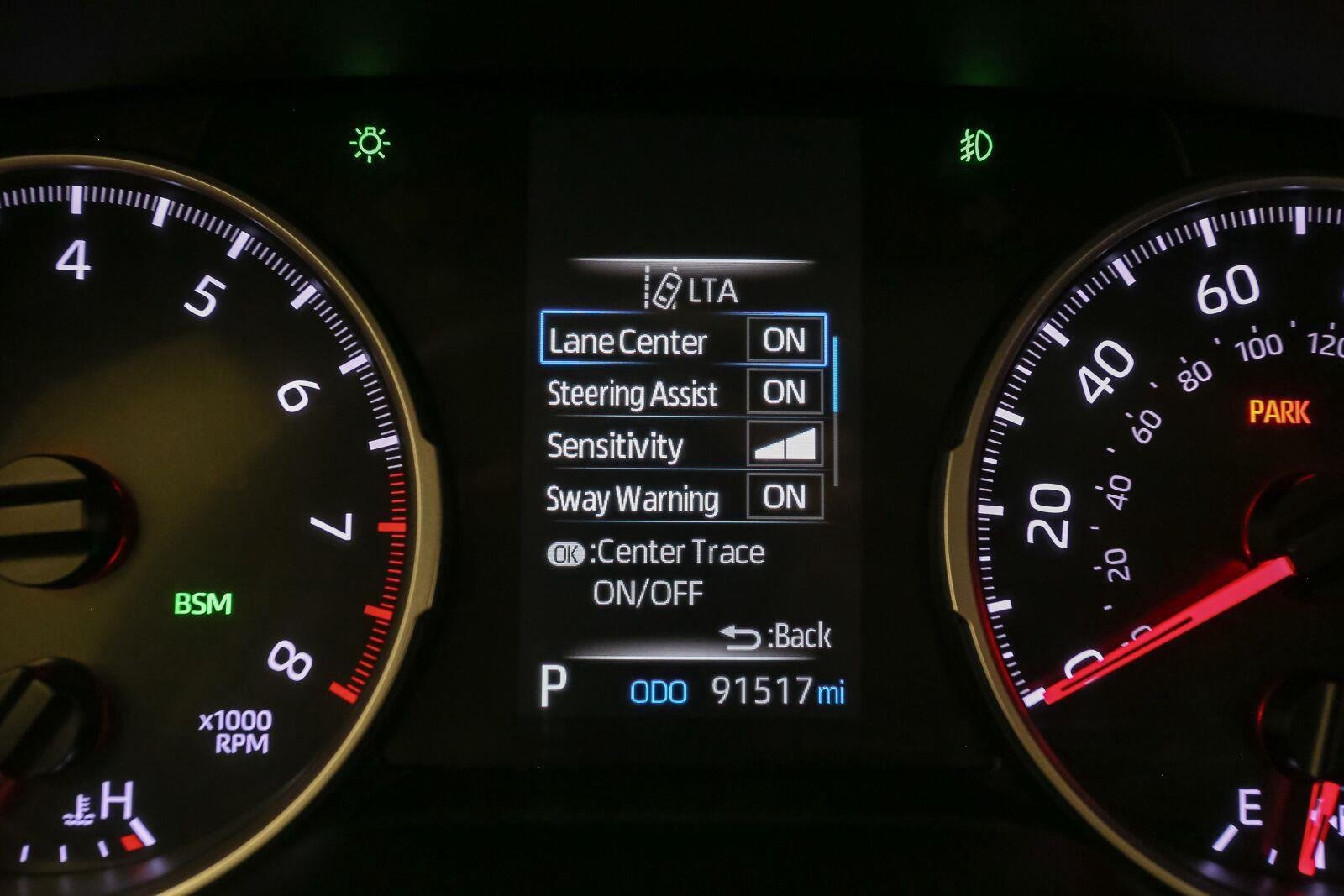 Used 2019 Super White Toyota XLE Premium image 38