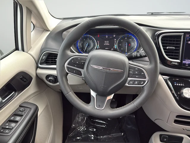 Used 2024 White Chrysler Touring L image 38