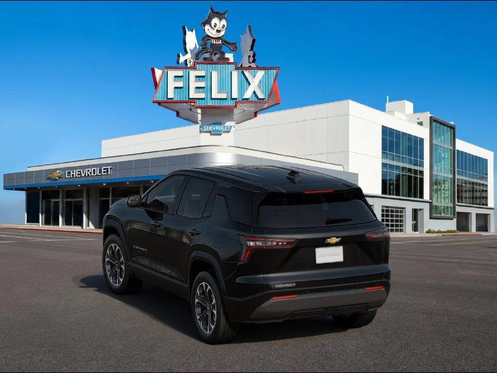 New 2027 Mosaic Black Metallic Chevrolet LT image 2