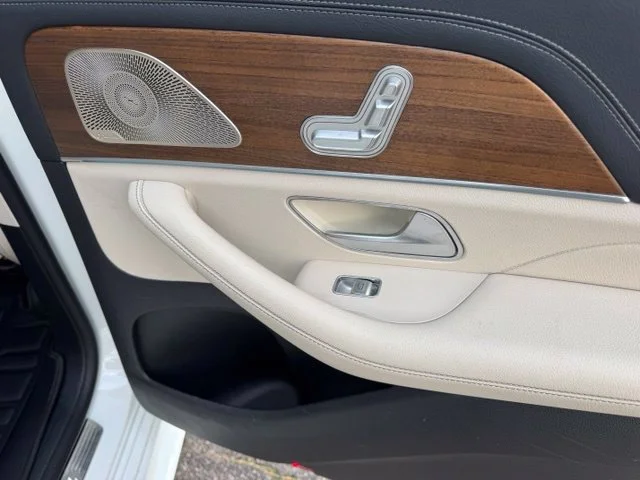 Used 2022 White Mercedes-Benz 4MATIC® image 19