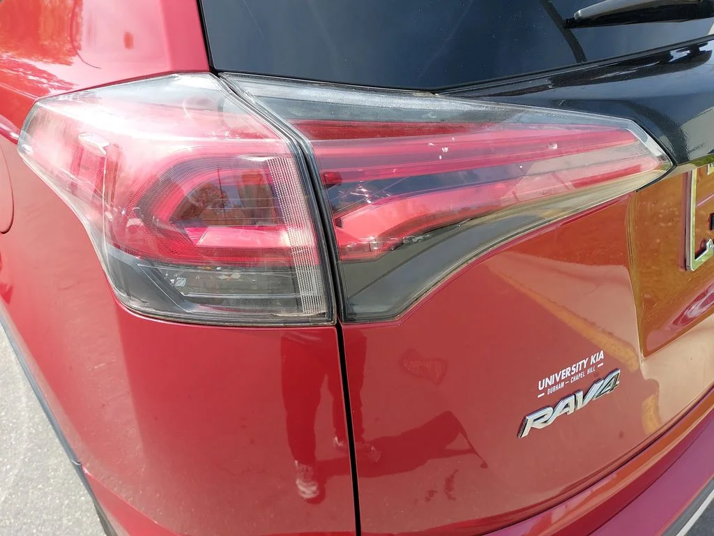 Used 2016 Red Toyota SE image 33