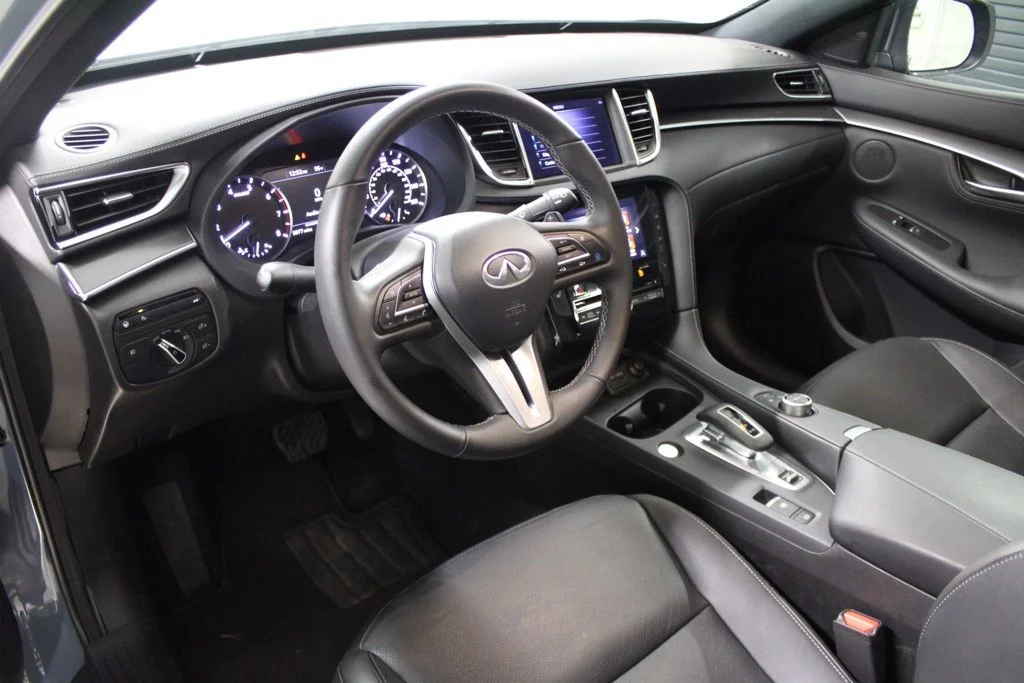 Certified Used 2025 Slate Gray INFINITI LUXE image 4