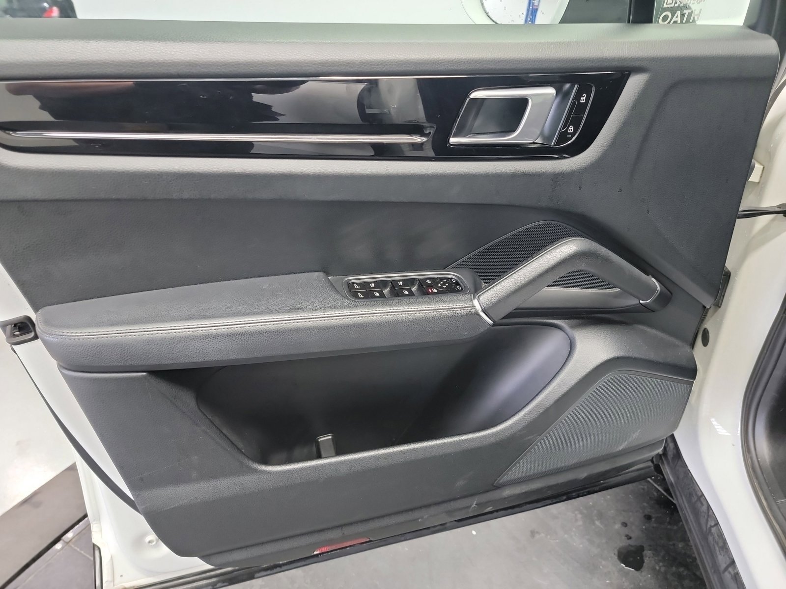 Used 2020 Carrara White Metallic Porsche Base image 12