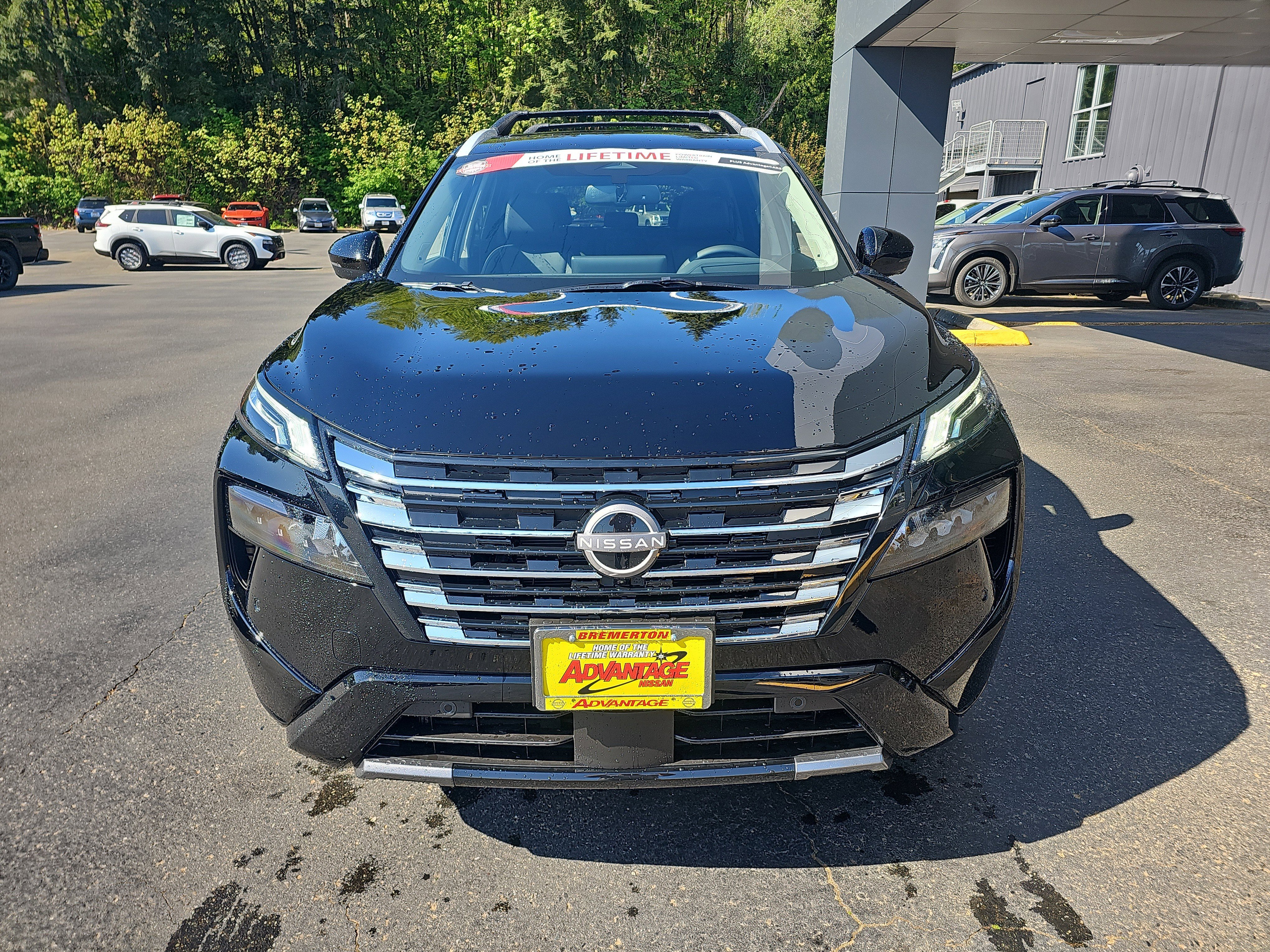 New 2026 Super Black Nissan Platinum image 8