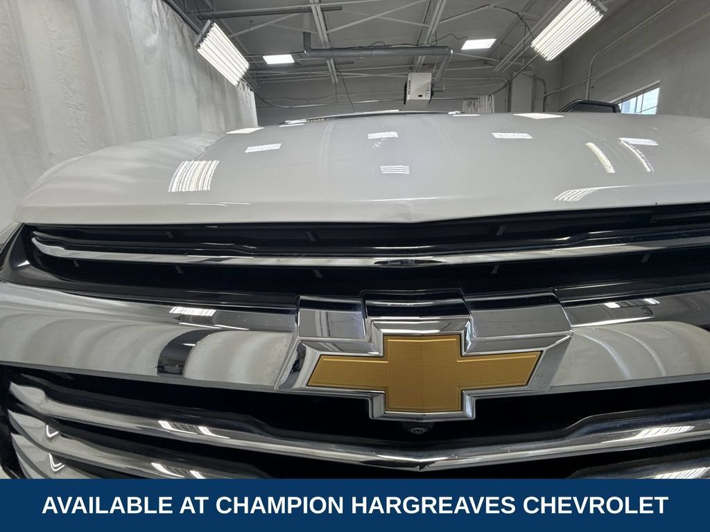 Certified Used 2024 Iridescent Pearl Tricoat Chevrolet Premier image 39