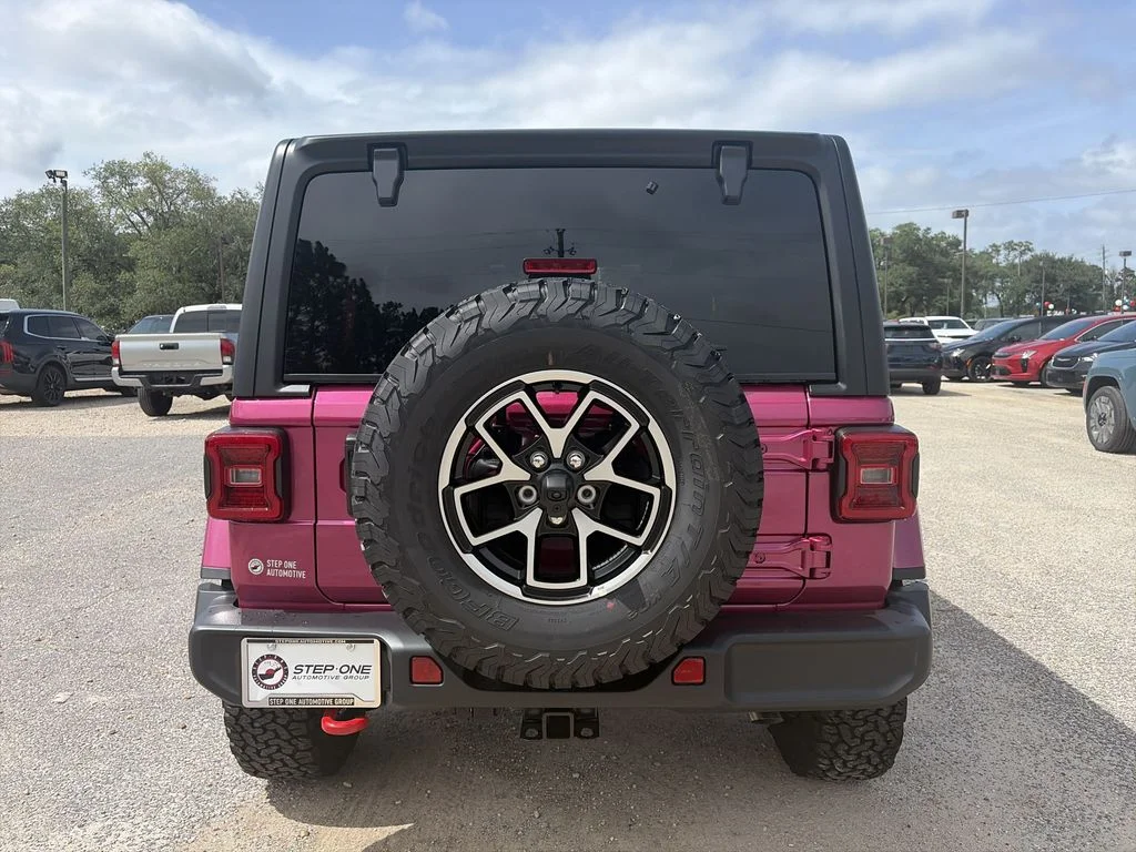 New 2026 Tuscadero Pearlcoat Jeep Rubicon image 5