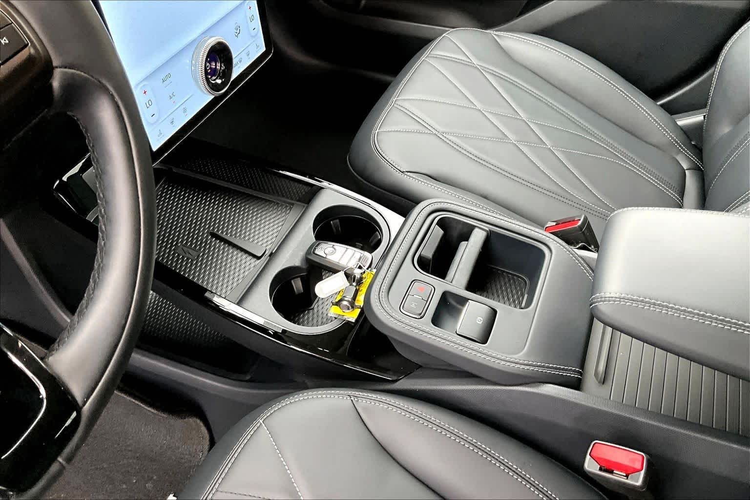 Used 2025 Desert Sand Ford Select image 19