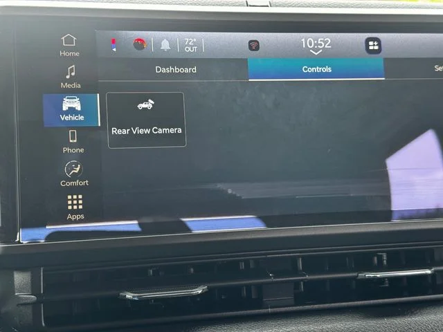 Certified Used 2025  Jeep Sport image 27