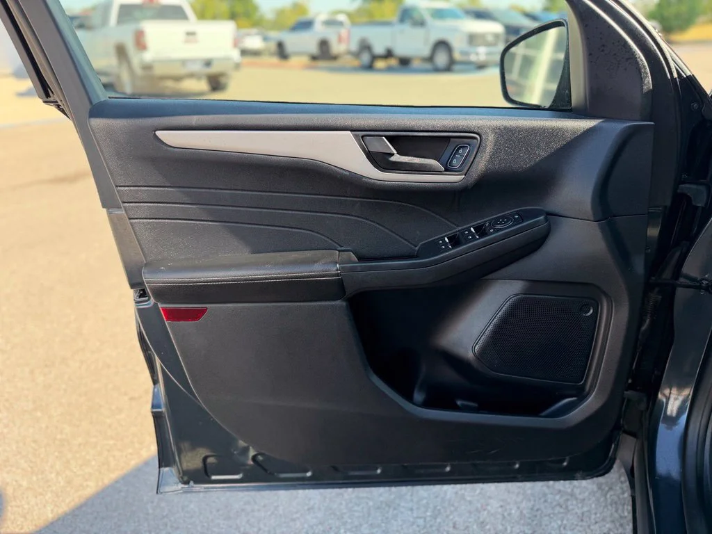 Used 2022 Blue Ford SE image 21
