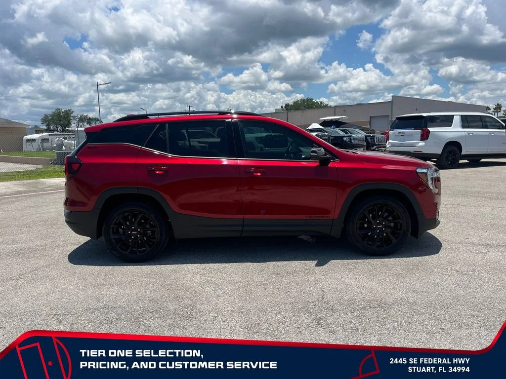 Used 2024 Volcanic Red Tintcoat GMC SLT image 4