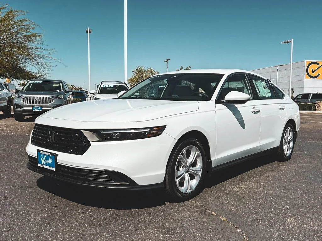 New 2026 Platinum White Pearl Honda LX image 2