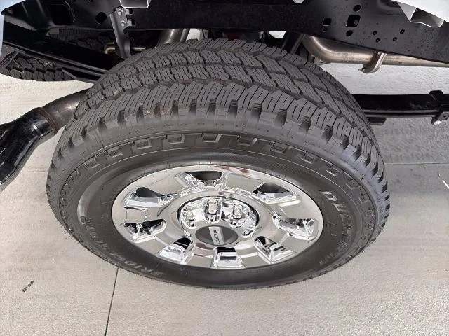 New 2027 Star White Metallic Tri-Coat Ford F-250® Lariat® image 21