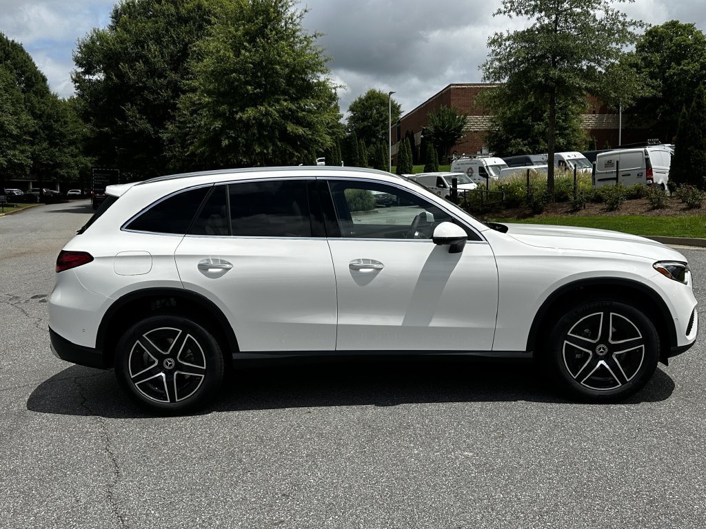 New 2026 Polar White Mercedes-Benz GLC 300 image 46