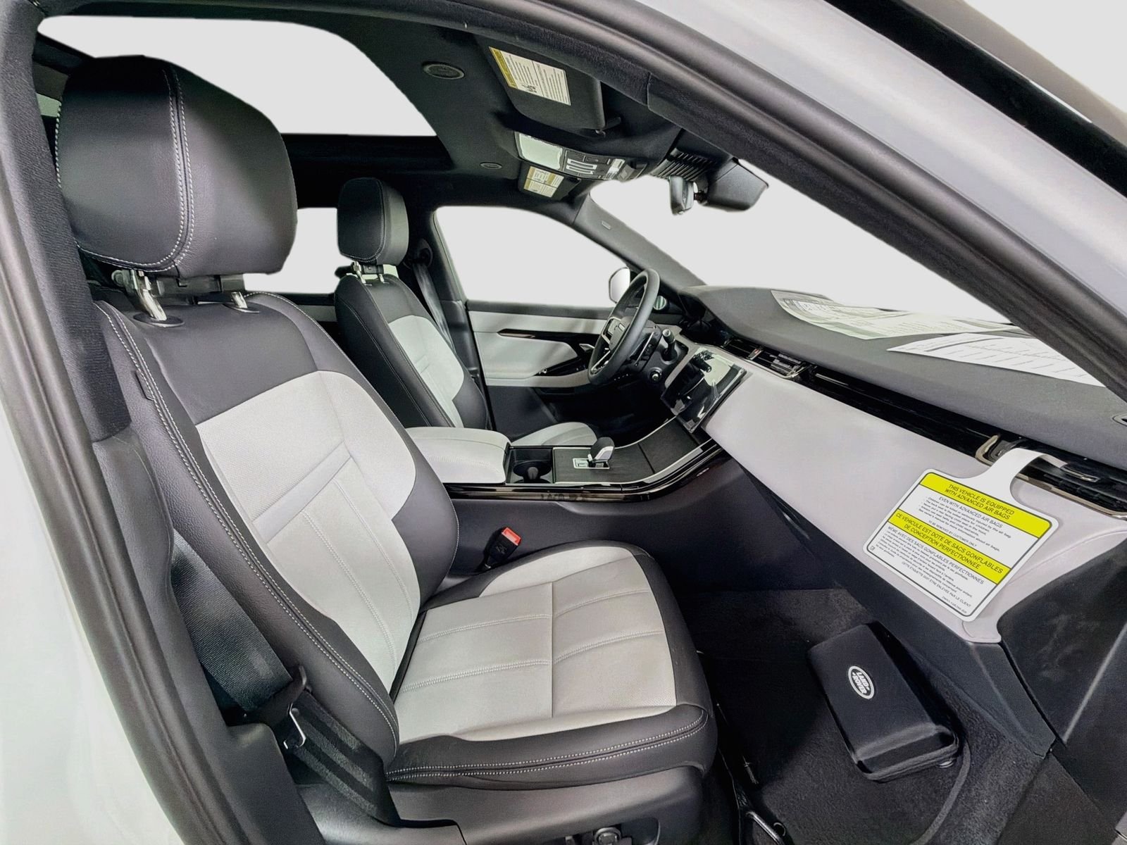 New 2026 Fuji White Land Rover Hoxton Edition image 33