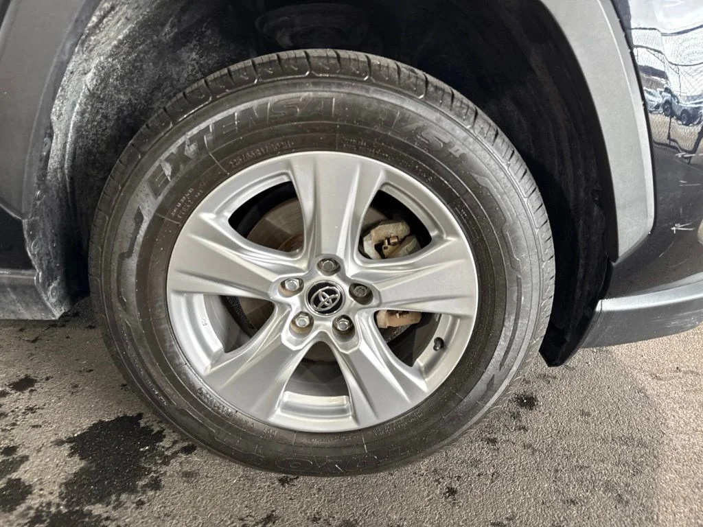 Used 2020 Black Toyota XLE image 7