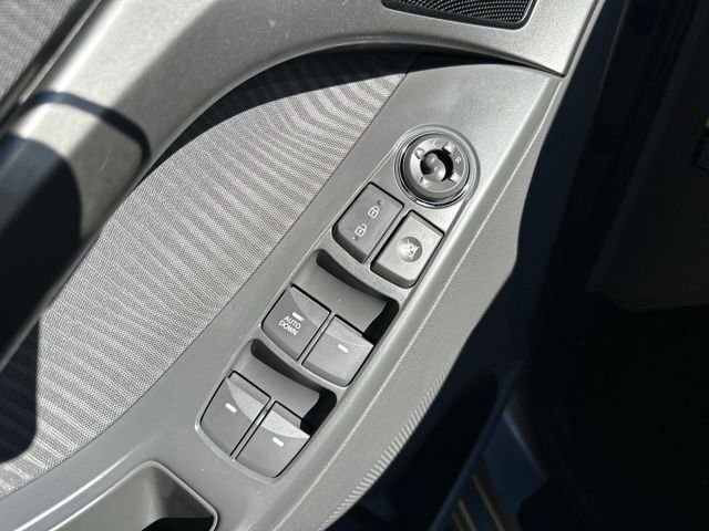 Used 2012 Titanium Gray Metallic Hyundai GLS image 11