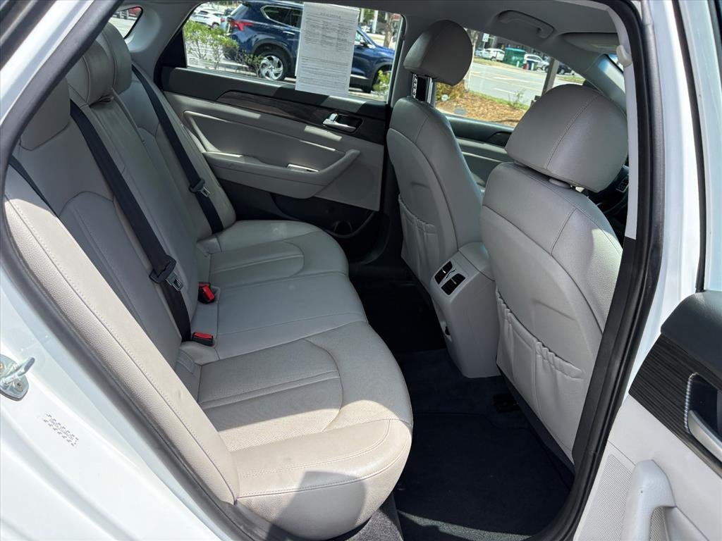 Used 2019 Hyper White Hyundai Limited image 18