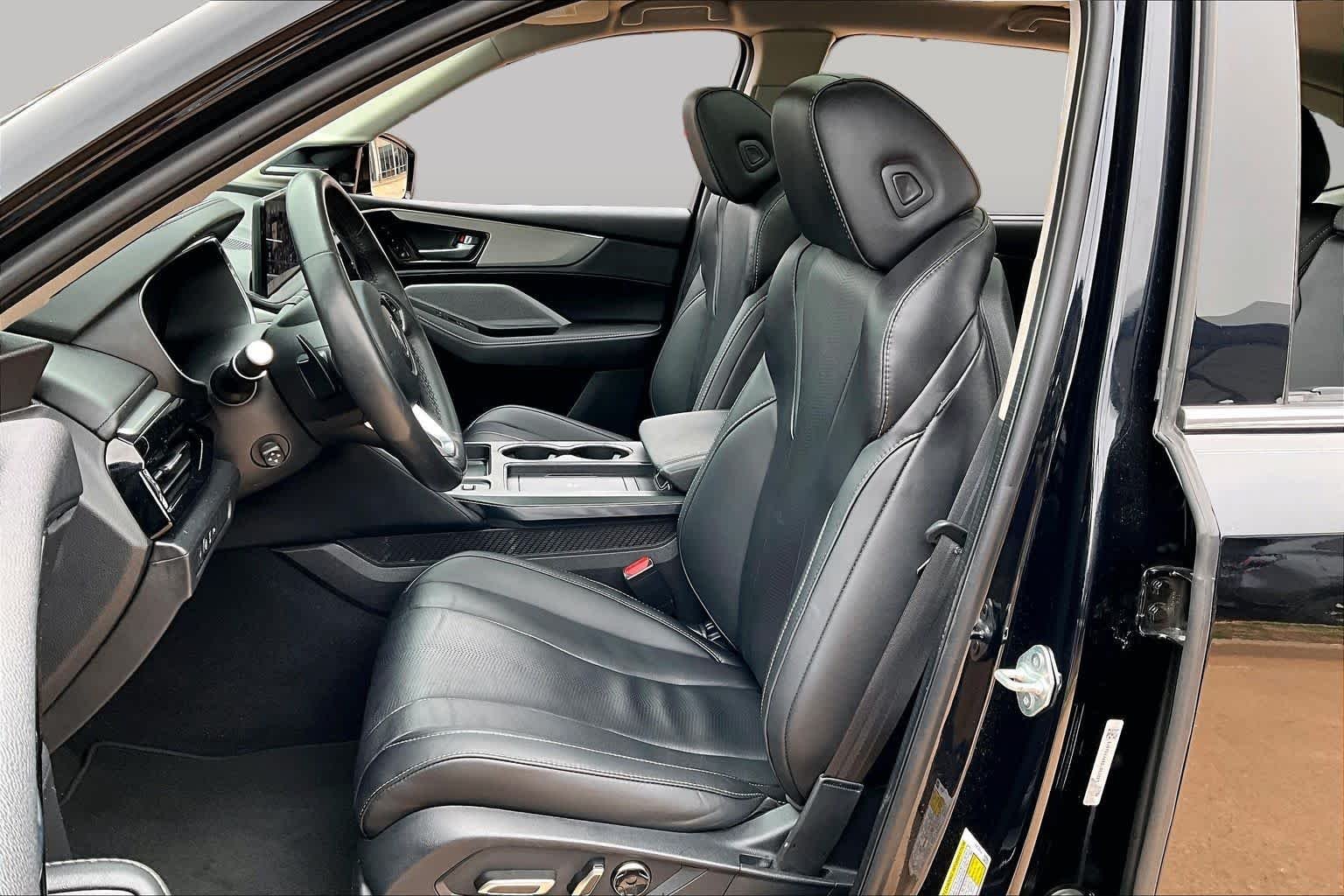 Used 2025 Majestic Black Pearl Acura w/Technology Package image 15