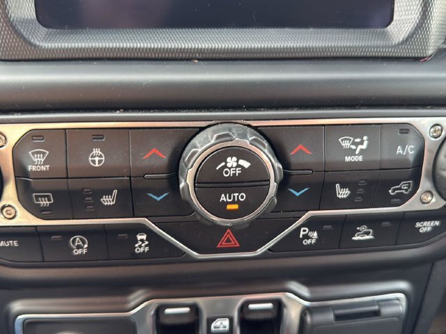 Used 2022 Gray Clearcoat Jeep Unlimited Sahara Altitude image 24
