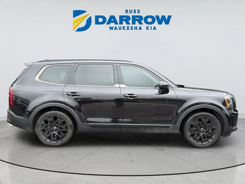 Used 2022 Black Kia EX image 10