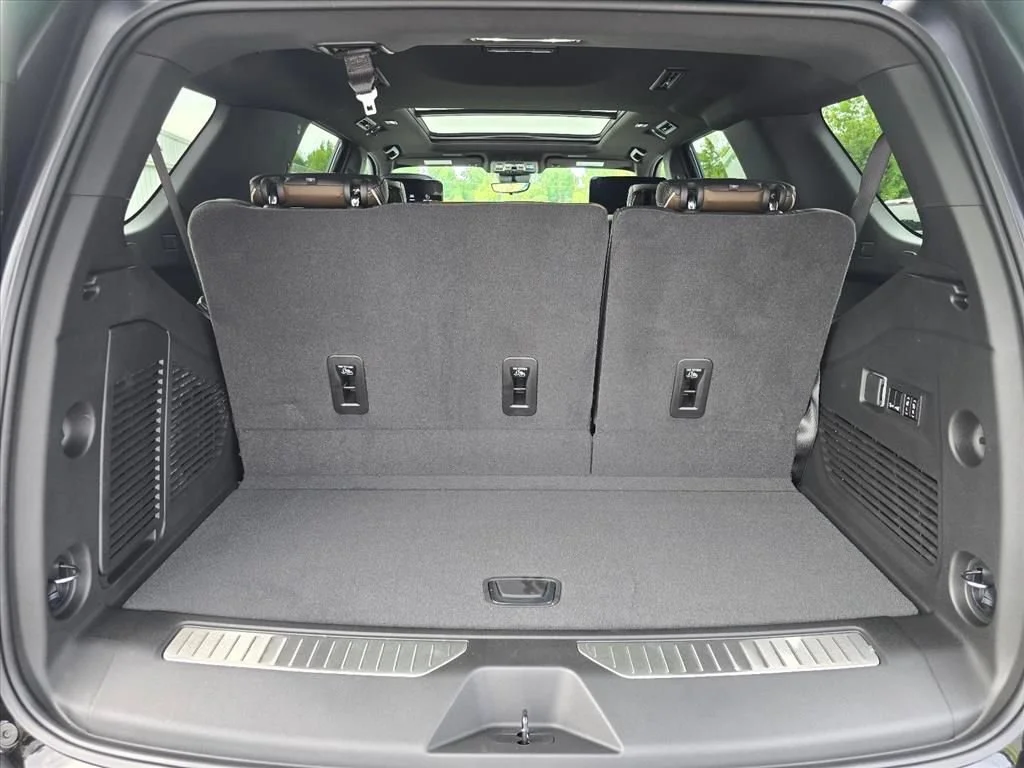 2026 GMC Yukon Denali Ultimate - Photo 21