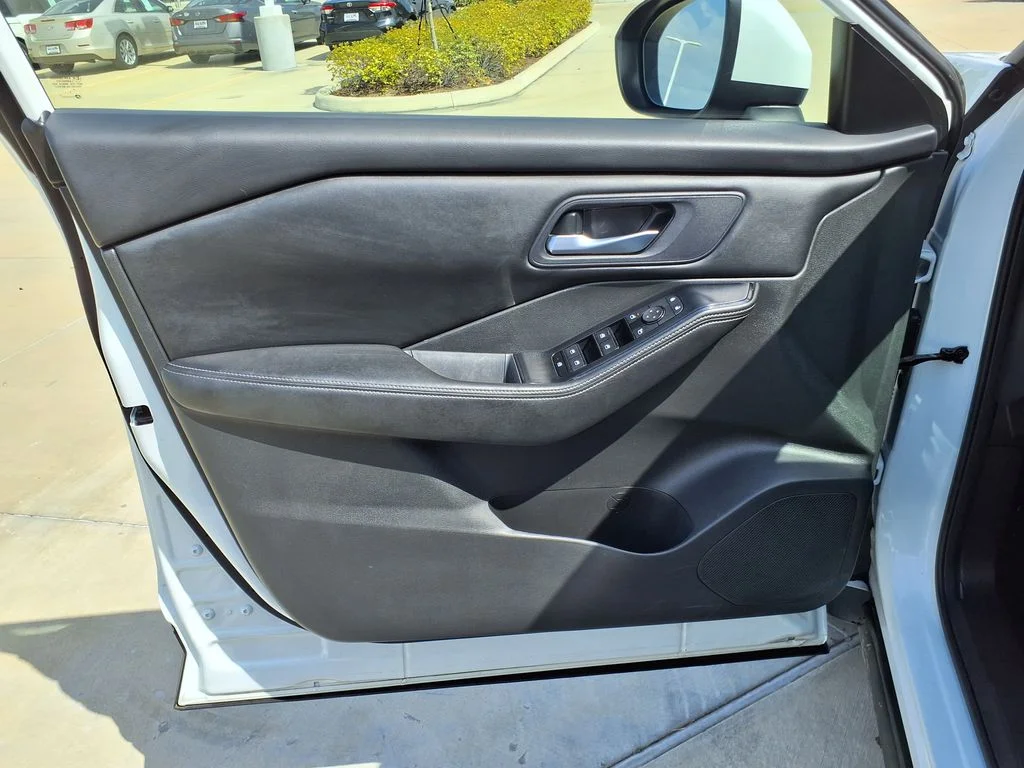 Used 2024 White Nissan SV image 14