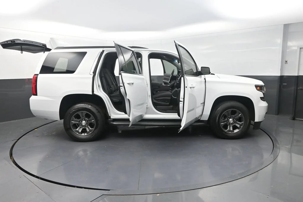 Used 2018 White Chevrolet LS image 36