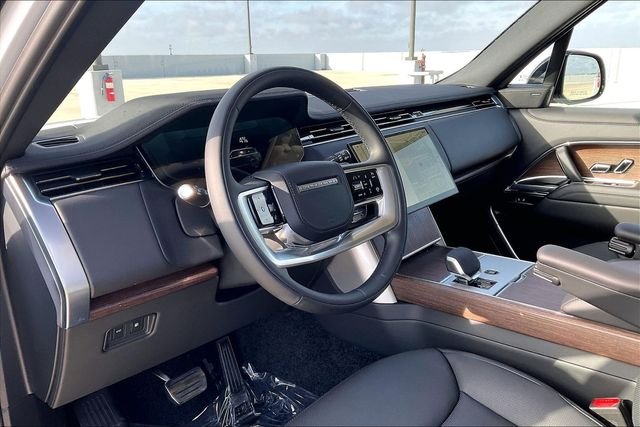 New 2026 Fuji White Land Rover SE image 7