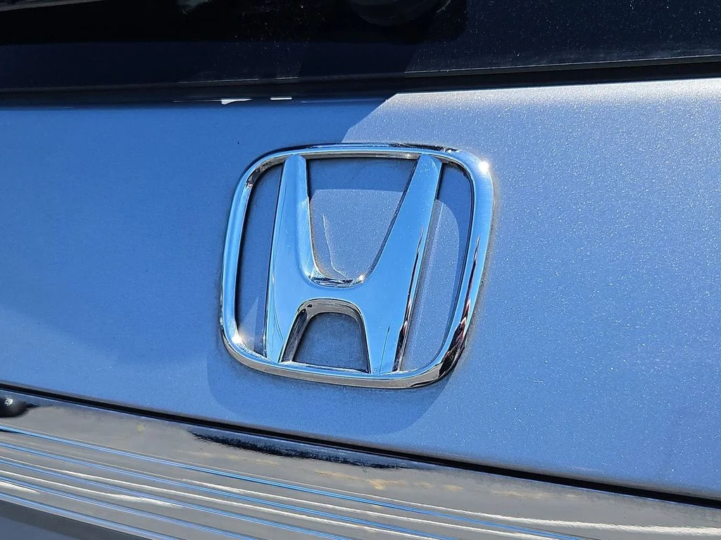 Used 2016 Lunar Silver Metallic Honda EX-L image 25
