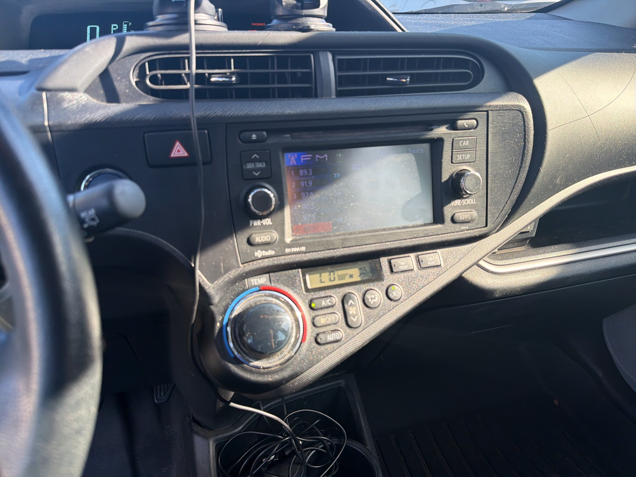 Used 2014 Red Toyota  image 9
