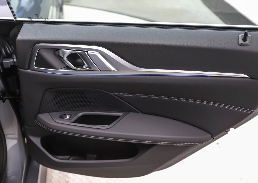 2025 BMW i4 40 - Photo 23