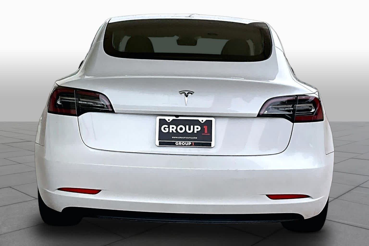 Used 2023 Pearl White Multi-Coat Tesla  image 4