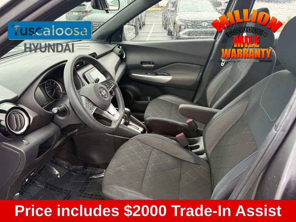 Used 2018 Gray Nissan SV image 7