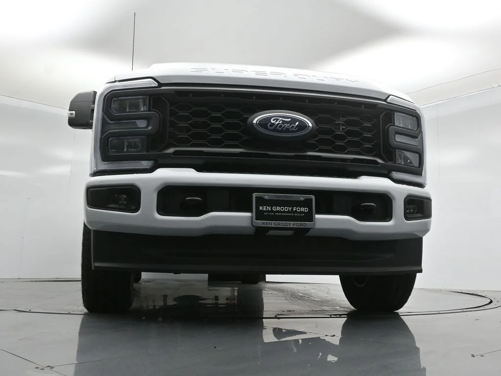 New 2026 Oxford White Ford XL image 39
