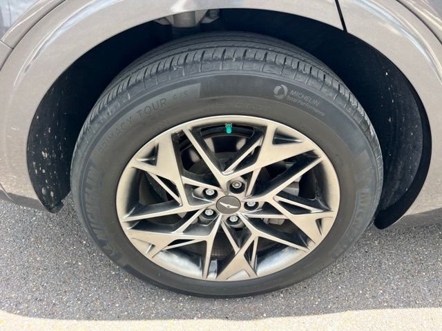 Used 2022 Gray Genesis 2.5T image 9