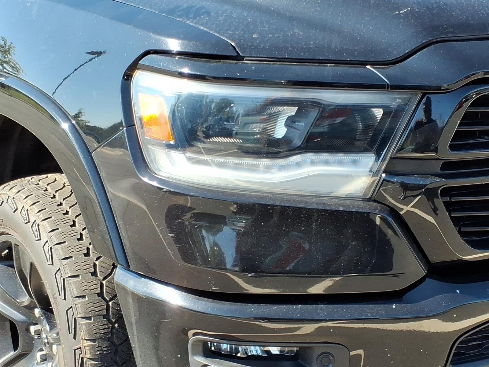 Used 2022 Diamond Black Crystal Pearlcoat Ram Laramie image 6