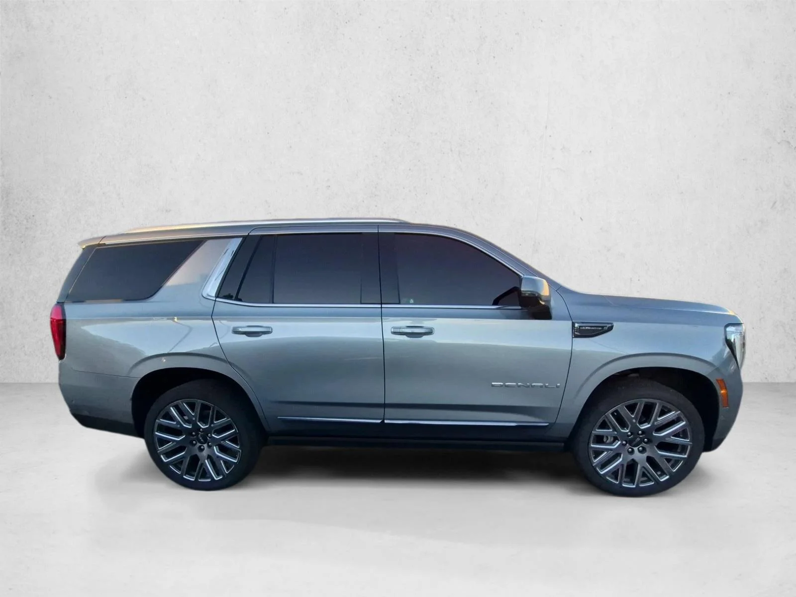 Used 2025 Sterling GMC Denali Ultimate image 4