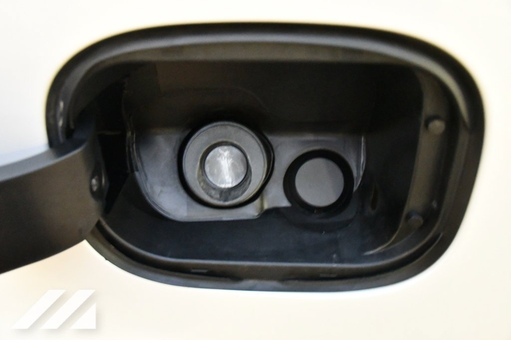 Used 2020 IRIDESCENT PEARL TRICOAT Chevrolet RST image 32