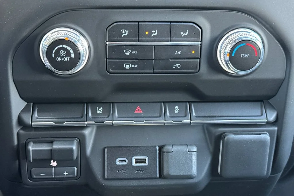 2026 GMC Sierra 3500 Chassis Cab Pro - Photo 15