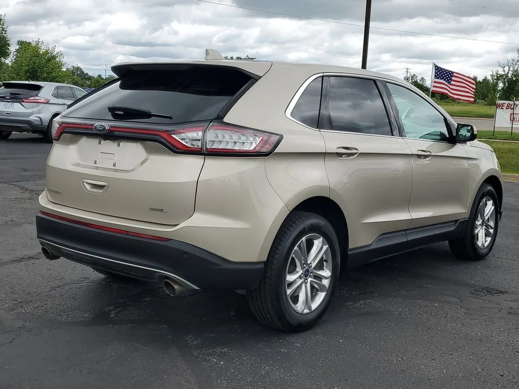 Certified Used 2018 White Gold Metallic Ford SEL image 4