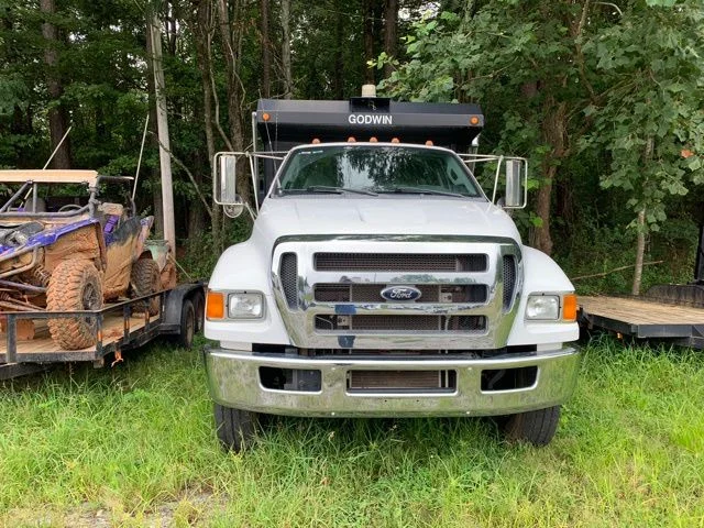 Used 2015 White Ford XL image 3