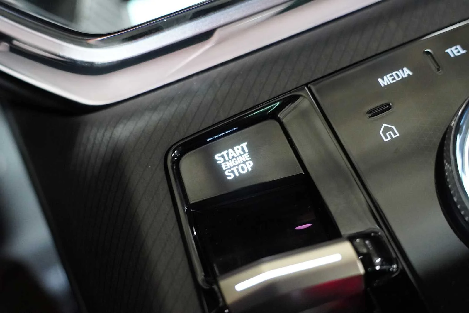 Certified Used 2025 Skyscraper Gray Metallic BMW 30 xDrive image 19