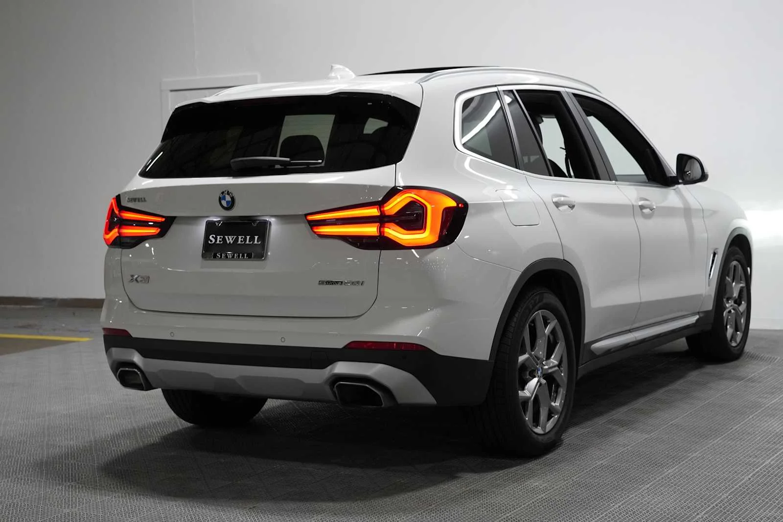 Certified Used 2023 Alpine White BMW sDrive30i image 4