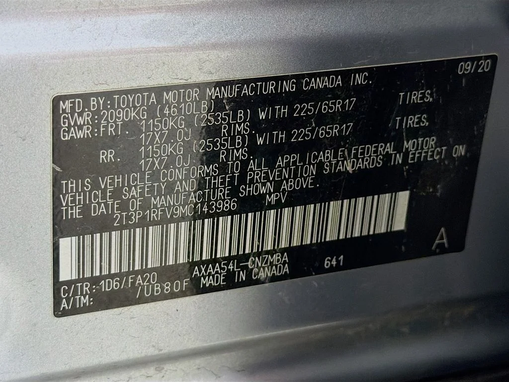 Used 2021 Silver Toyota XLE image 28