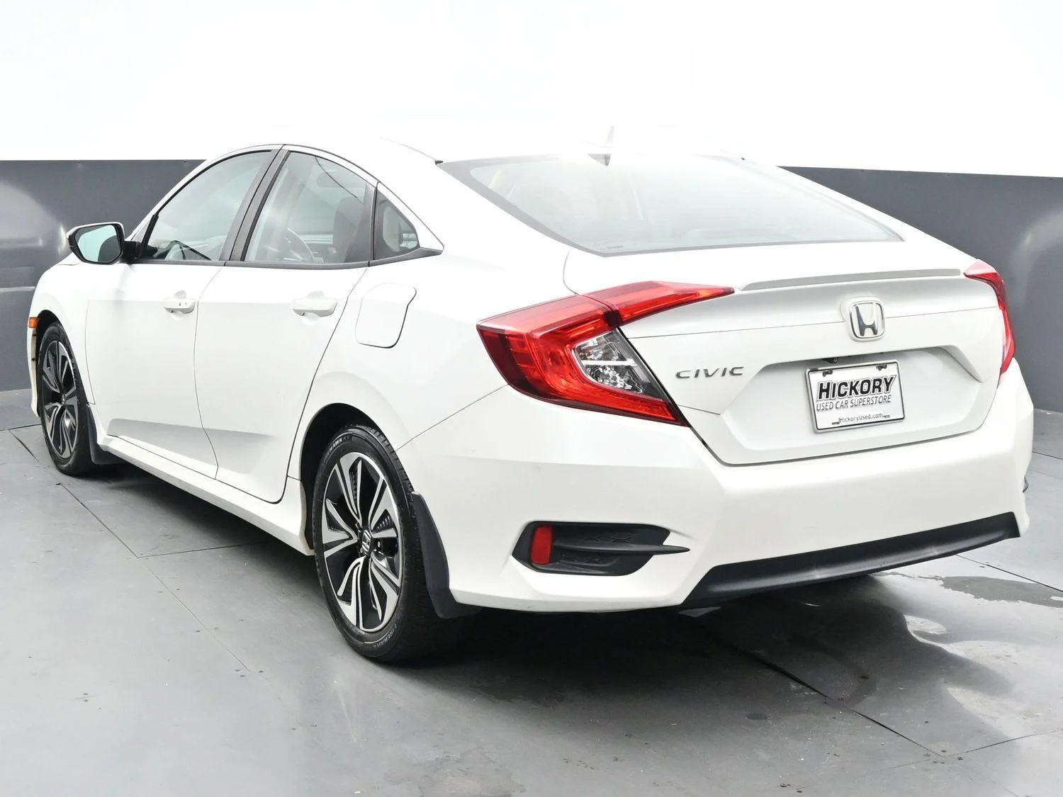 Used 2016 White Orchid Pearl Honda EX-T image 5