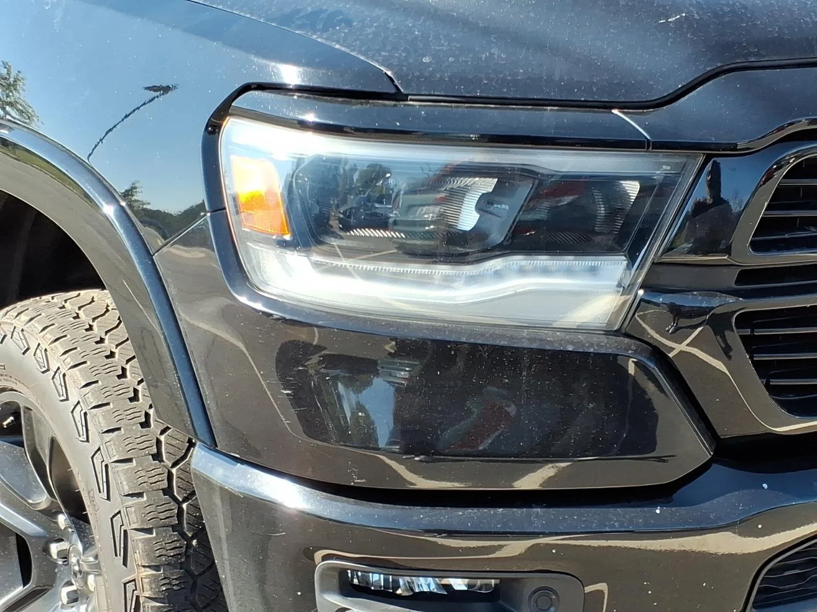 Used 2022 Diamond Black Crystal Pearlcoat Ram Laramie image 6