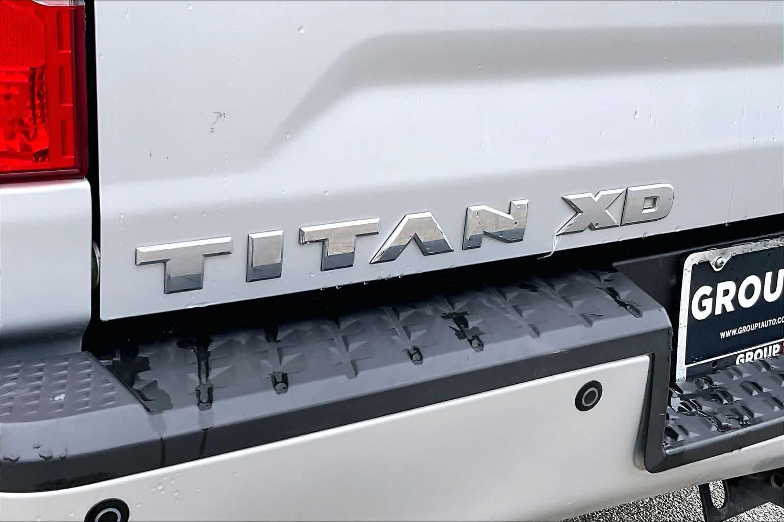 Used 2018 Brilliant Silver Nissan SV image 10