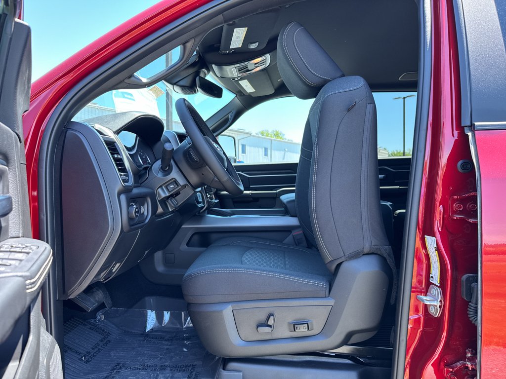 New 2026 Molten Red Pearl-Coat Exterior Paint RAM Big Horn image 7